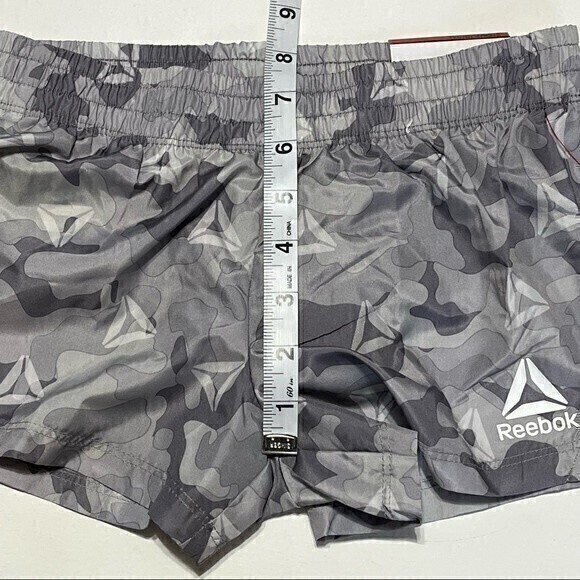 NWT Reebok Gray Silver Camo Print Woven Running Shorts Size 6 - Picture 7 of 10